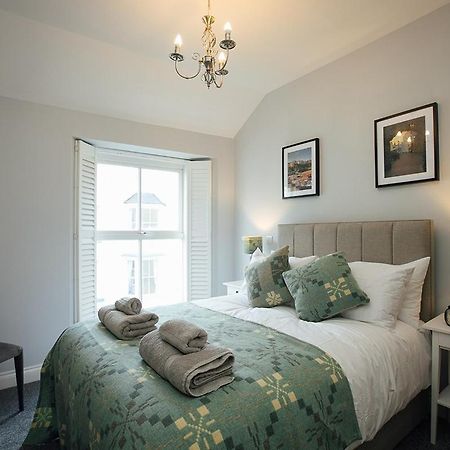 The Townhouse Hotel Tenby Eksteriør billede